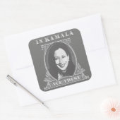 In Kamala We Trust - Kamala Harris Dollar Bill Vierkante Sticker (Envelop)