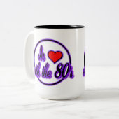 In liefde met de 80's Retro Paarse Logo Mok (Voorkant links)