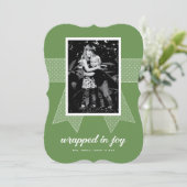 In Liefde Verpakt 1-foto Aangepaste groene kerstka Feestdagenkaart (Staand voorkant)