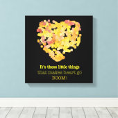 In liefde zijn, citaat: Het zijn die kleine dingen Canvas Afdruk (Insitu (Houten vloer))