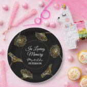 In liefdevolle herinnering gouden bloemen begrafen papieren bordje (Feest)