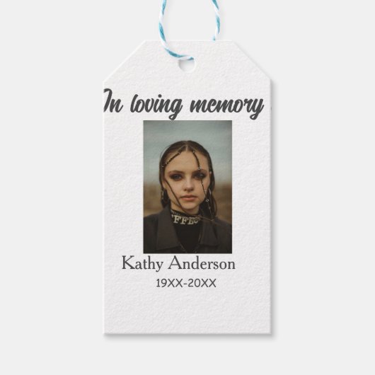 In liefdevolle herinnering van add naam gedenkteke cadeaulabel (Voorkant)