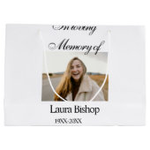 In liefdevolle herinnering van begrafenis houden n groot cadeauzakje (Achterkant)