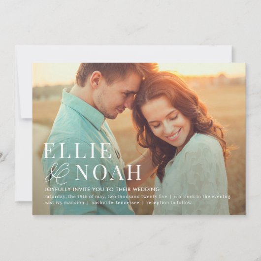 In Love Simple Modern Photo Wedding Invitation Kaart (Voorkant)