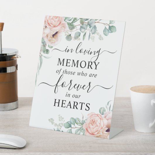 In Loving Memory Blush Pink Floral Reclamebord Met Voetstuk (Insitu)