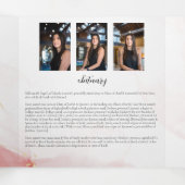 In Loving Memory Blush Red Flower Funeral Drieluik Kaart (Binnenkant midden)