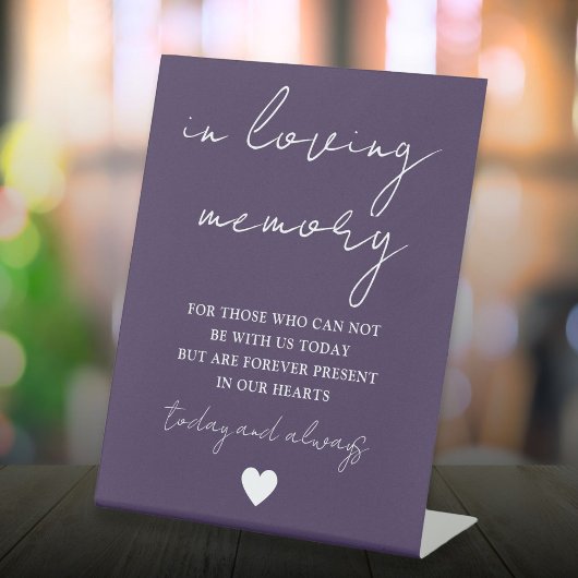 In Loving Memory Elegant Script Paarse Reclamebord Met Voetstuk