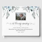 In Loving Memory Lichtblauw Bloemen, begrafenisfot Gastenboek (Voorkant)