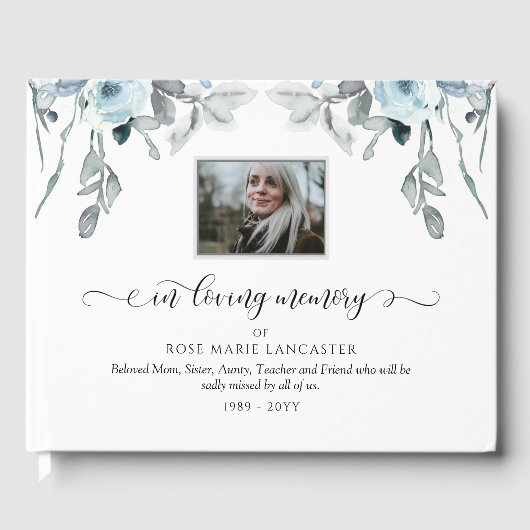 In Loving Memory Lichtblauw Bloemen, begrafenisfot Gastenboek (Voorkant)