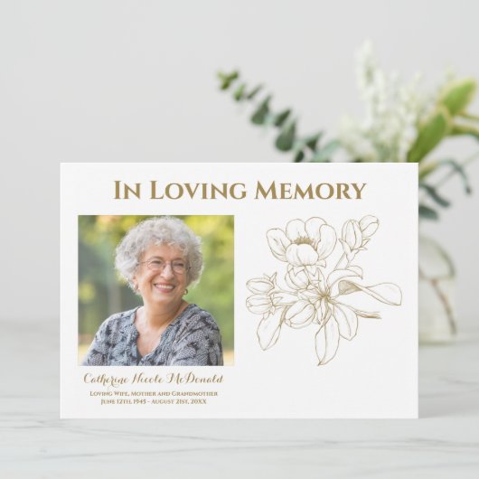 In Loving Memory Memorial Elegant Floral Aankondiging (Staand voorkant)