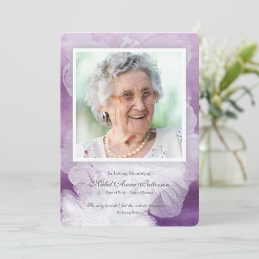 In Loving Memory Paarse begrafenis Dank u kaart (Staand voorkant)