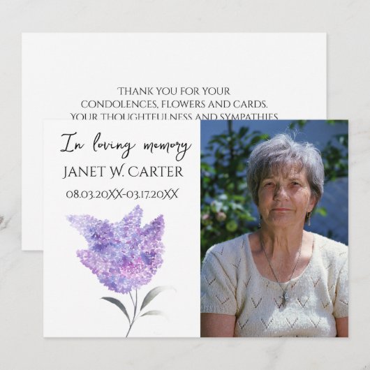 In Loving Memory Paarse Sering Bloemstuk Funeral Kaart (Voorkant / Achterkant)