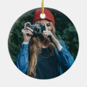 In Loving Memory Red Green WreatPhoto Memorial Keramisch Ornament (Achterkant)