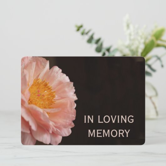 In Loving Memory Roze Pioen Uitnodiging (Staand voorkant)