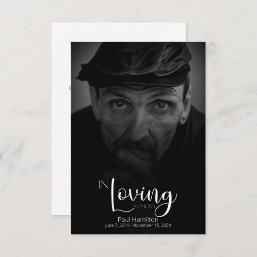 In Loving Memory White Script dank u kaart (Voorkant / Achterkant)