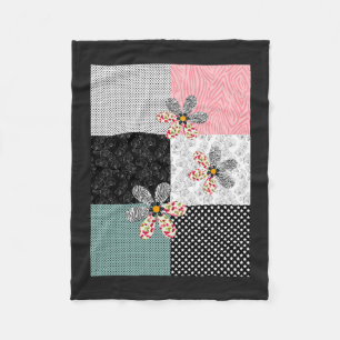 In meerkleurige kleuren patchwork landelijk patroo fleece deken