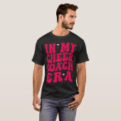 In mijn cheer coach tijdperk Groovy (op rug) T-shirt (Voorkant volledig)