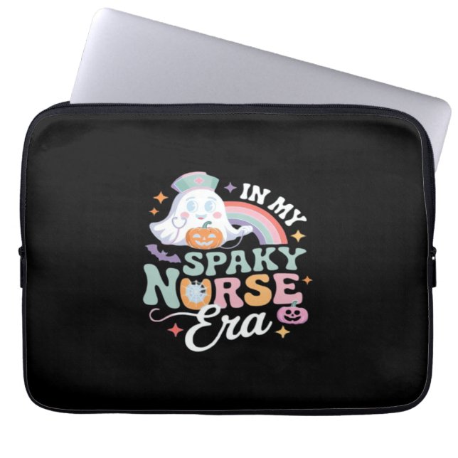 In mijn griezelige verpleegster tijdperk Halloween Laptop Sleeve (Voorkant)