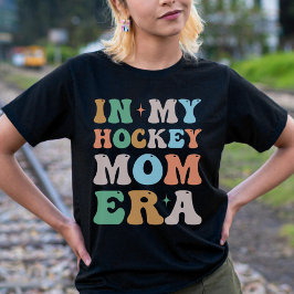 In mijn hockeymoeder Era Groovy Retro T-shirt