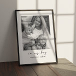 In Mijn Jongen Mam Era Custom Foto Gepersonaliseer Poster<br><div class="desc">Vier de unieke reis van het zijn van een jongensmoeder met ons "In My Boy Mom Era" aangepaste foto gepersonaliseerd Poster. Dit hartverwarmende kunstwerk is het perfecte eerbetoon aan de speciale band tussen een jongensmoeder en haar familie. Pas het poster aan met een gepersonaliseerde boodschap om je liefde en waardering...</div>