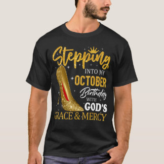 In mijn oktober-verjaardag met Gods genade T-shirt