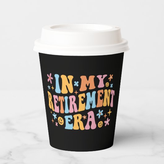 In mijn pensioengerechtigde leeftijd ben ik papieren bekers (Voorkant)