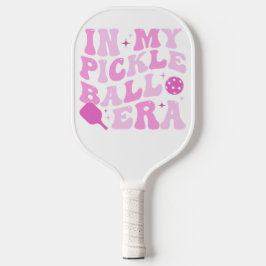 In mijn pickleball-tijdperk | Roze Groovy beletter Pickleball Paddle