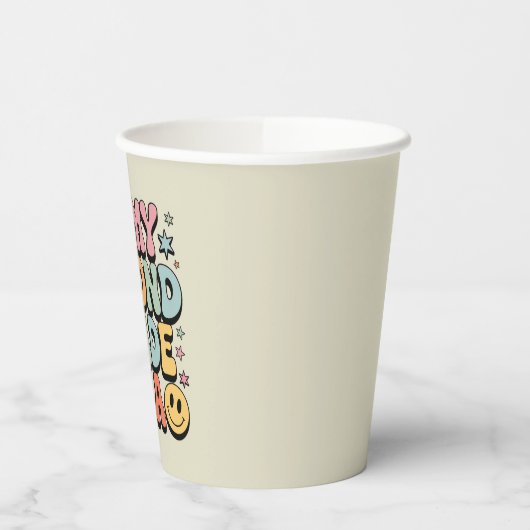 In mijn tweede klas tijdperk 2e klas leraar terug papieren bekers (Links)