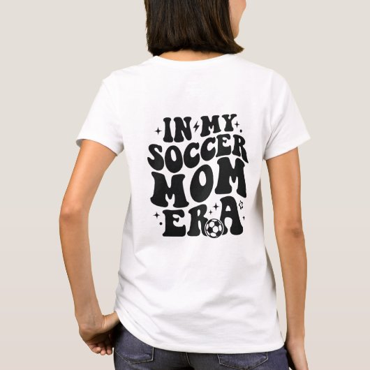 In mijn voetbalmoeder tijdperk Retro Mama T-shirt (Achterkant)