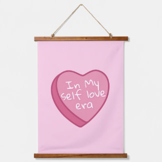 "In My Self Love Era" Hout Bovenop wandtapijt Hangend Wandkleed