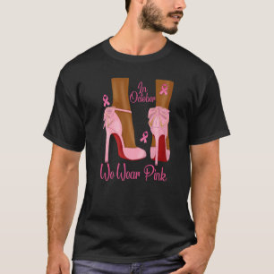 In oktober Draag we de roze Ribbon Melanin Black Q T-shirt