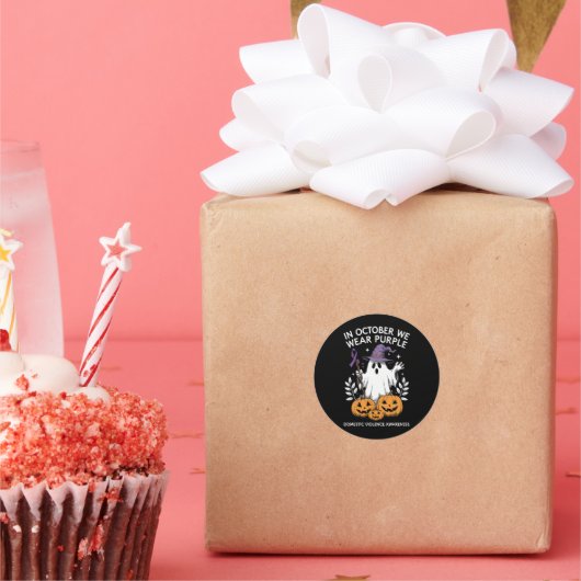 In oktober Draag we Paarse huiselijk geweld spook Ronde Sticker (Feest)