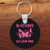 In oktober Draag we Pink Fun Butterfly Graphic Cos Sleutelhanger (Achterkant)