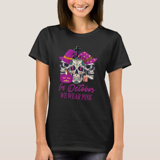In oktober draag we roze borstkanker Halloween T-shirt (Voorkant)