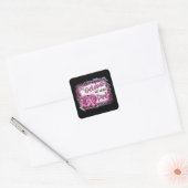 In oktober Draag we roze Cu Vierkante Sticker (Envelop)