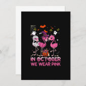 In oktober Draag we roze Flamingo Halloween Breast Kaart (Voorkant / Achterkant)