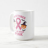 In oktober Draag we roze halloween borstkanker Koffiemok (Voorkant links)