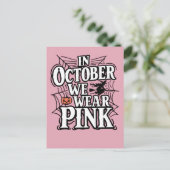 In oktober Draag we roze halloween heks Aankondigingskaart (Staand voorkant)