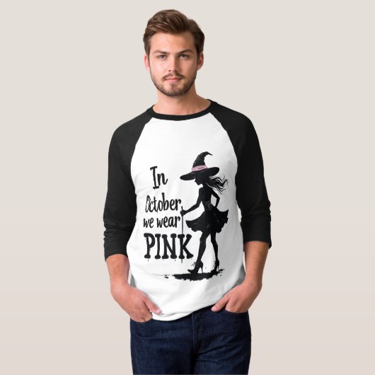 In oktober Draag we roze heksen Halloween T-shirt (Voorkant volledig)