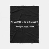 In oorlog is de waarheid het eerste slachtoffer -  fleece deken (Voorkant)