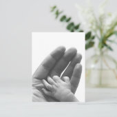 In papa's hand briefkaart (Staand voorkant)