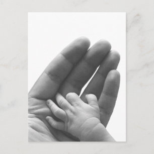 In papa's hand briefkaart