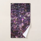 in Purple Flowers Bad Handdoek (Handdoek)