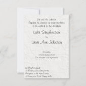 In reliëf gegraveerde White Floral 2 Wedding Invit Kaart (Voorkant)