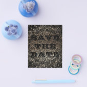 In reliëf opgeslagen op de datum van het Elegant B Flyer (Enkel)