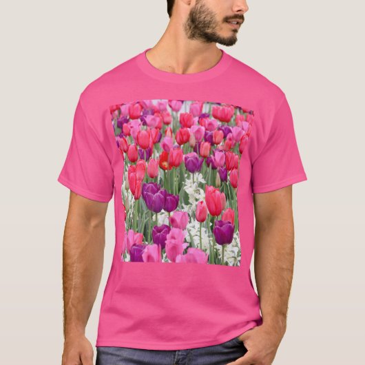 in roze bloemblaadjes t-shirt (Voorkant)