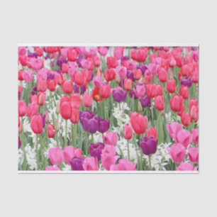 in roze bloemblaadjes tissuepapier