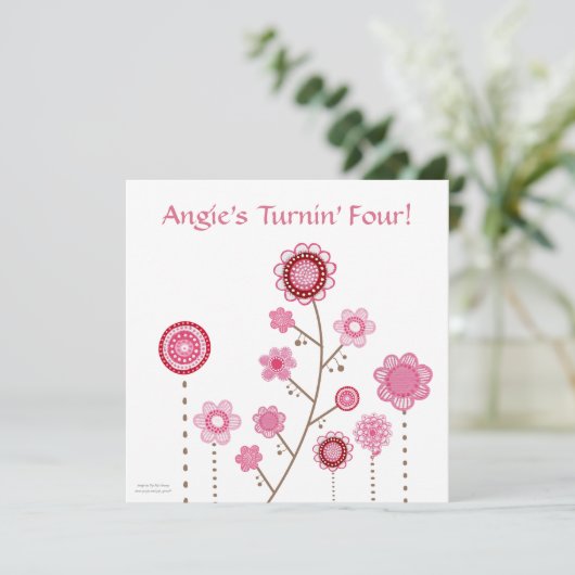 in roze bloemen Aangepaste verjaardagsuitnodiging Kaart (Staand voorkant)