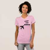 in roze t-shirt (Voorkant volledig)