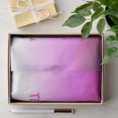 in roze tissuepapier (Geschenk)